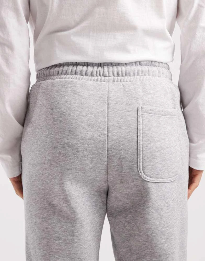 Jack 
Jones Jack 
Jones straight leg jogger in light grey 5