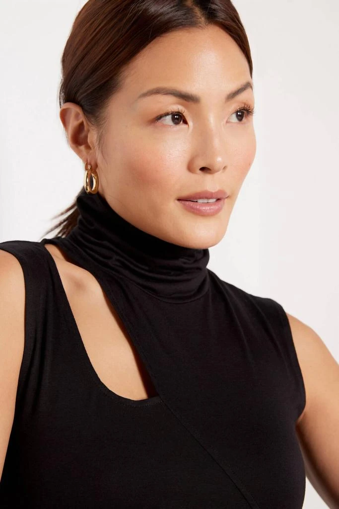 LNA Gio Cut Out Top In Black 3