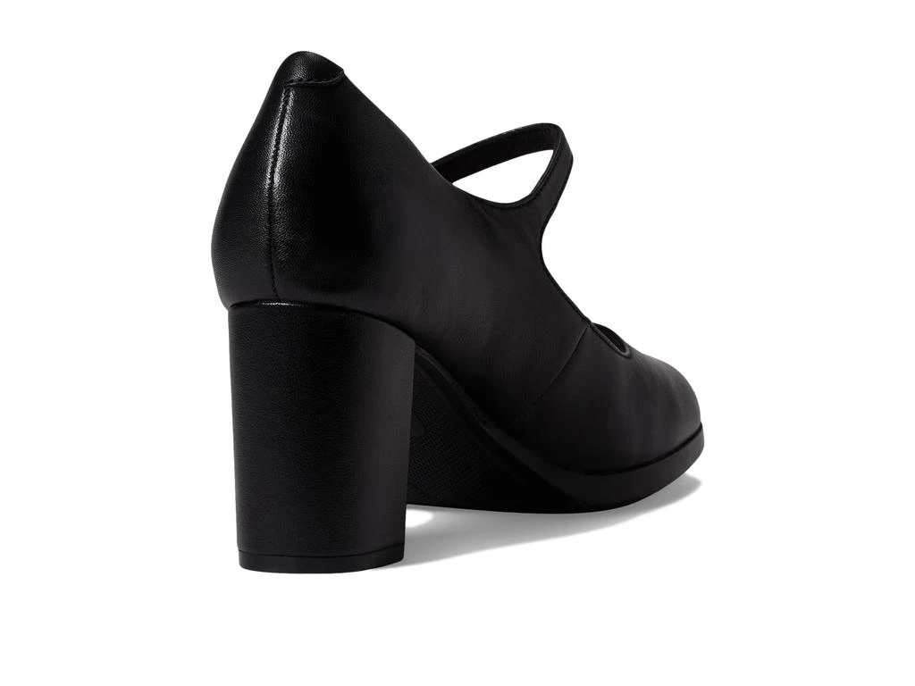 Clarks Bayla Nora 5