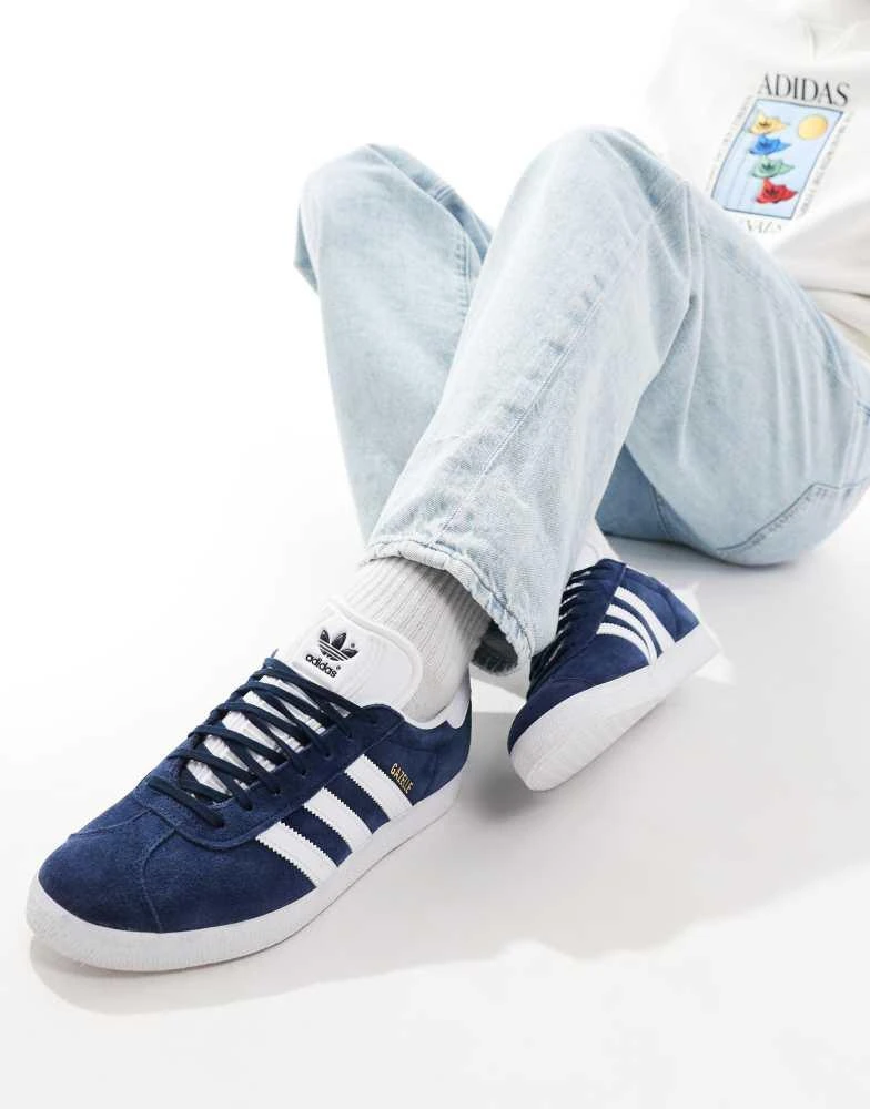 Adidas adidas Originals Gazelle trainers in navy - Running Shoes - Free  Shipping - BeyondStyle