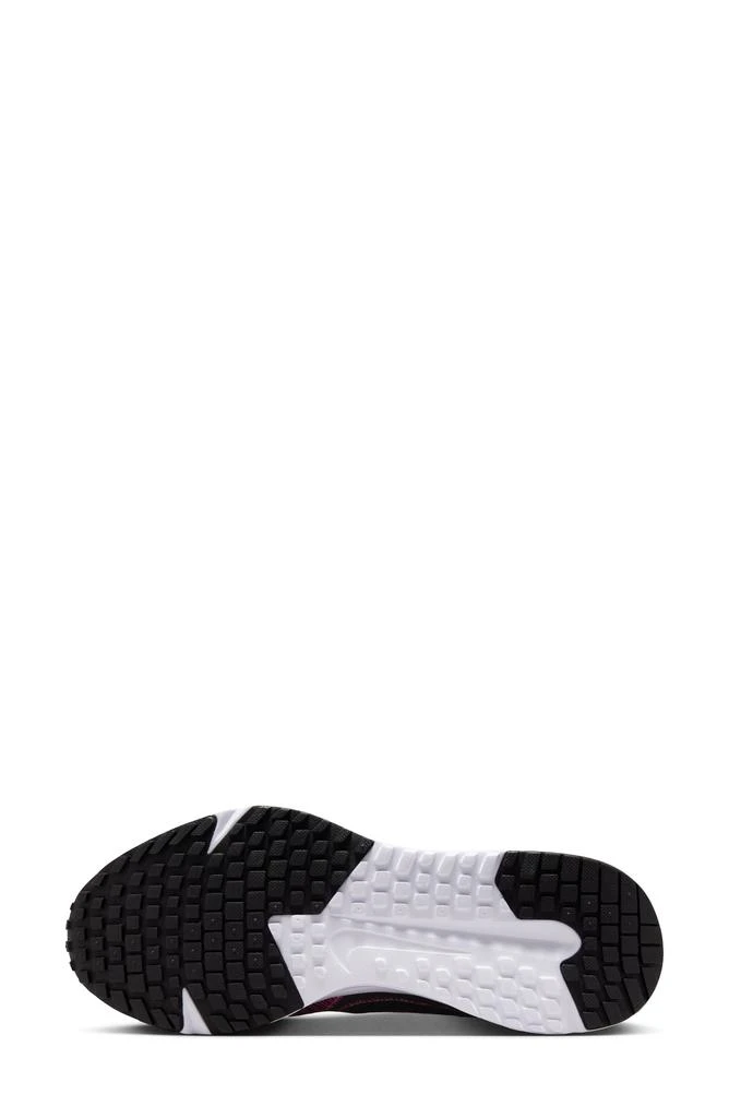 NIKE Run Defy Running Shoe 5