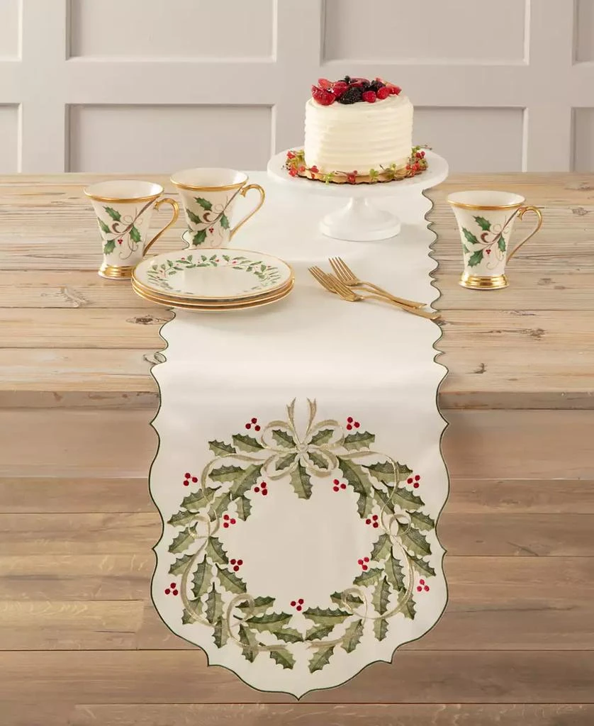 Macy
s Lenox Holiday Nouveau Wreath Table Runner 2