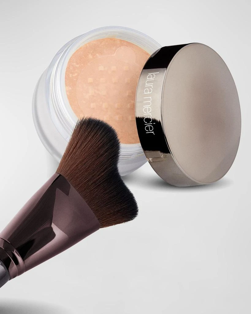 Laura Mercier Translucent Loose Setting Powder Glow Brush 2
