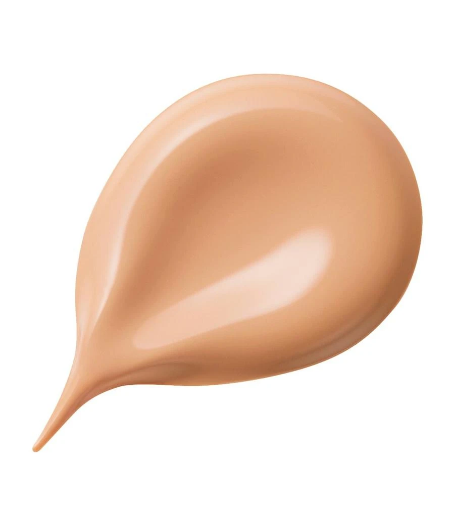 Cle de Peau The Foundation 3