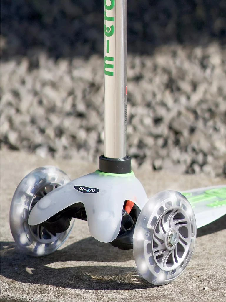 Micro Kickboard Kid
s Mini Deluxe Flux LED Scooter 9