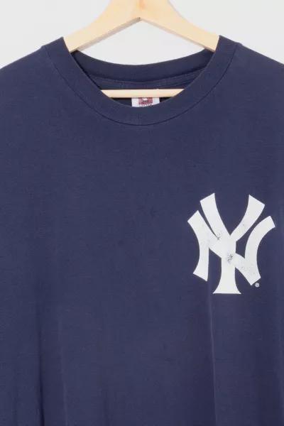 Urban Outfitters Vintage Y2K New York Yankees Derek Jeter Graphic T-Shirt