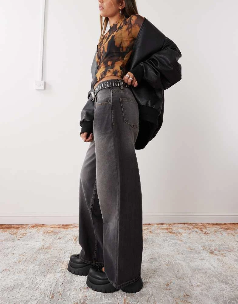 Motel Motel roomy extra wide low rise jeans in grey used bleach 3