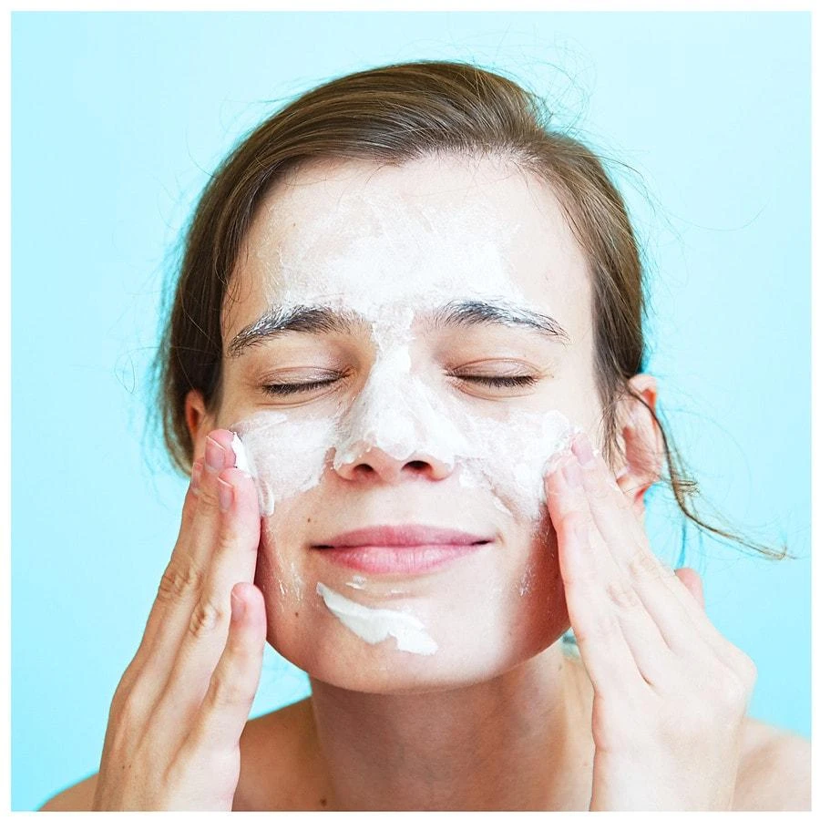 Neutrogena Oil-Free Acne Face Scrub With 2% Salicylic Acid 4
