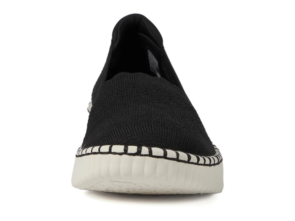 SKECHERS Wilshire - Blvd 6