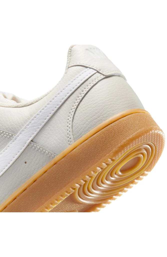 NIKE Court Vision Low Sneaker 9