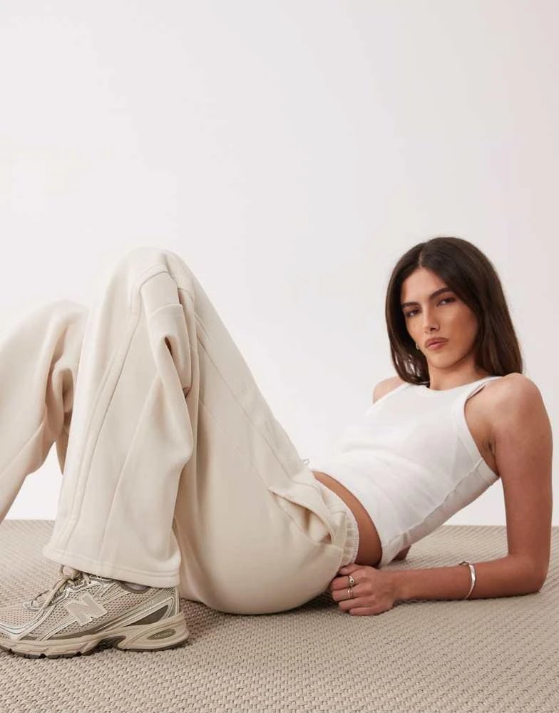 Cotton On Cotton On barrel plush barrel jogger sweatpants in sesame marl 4