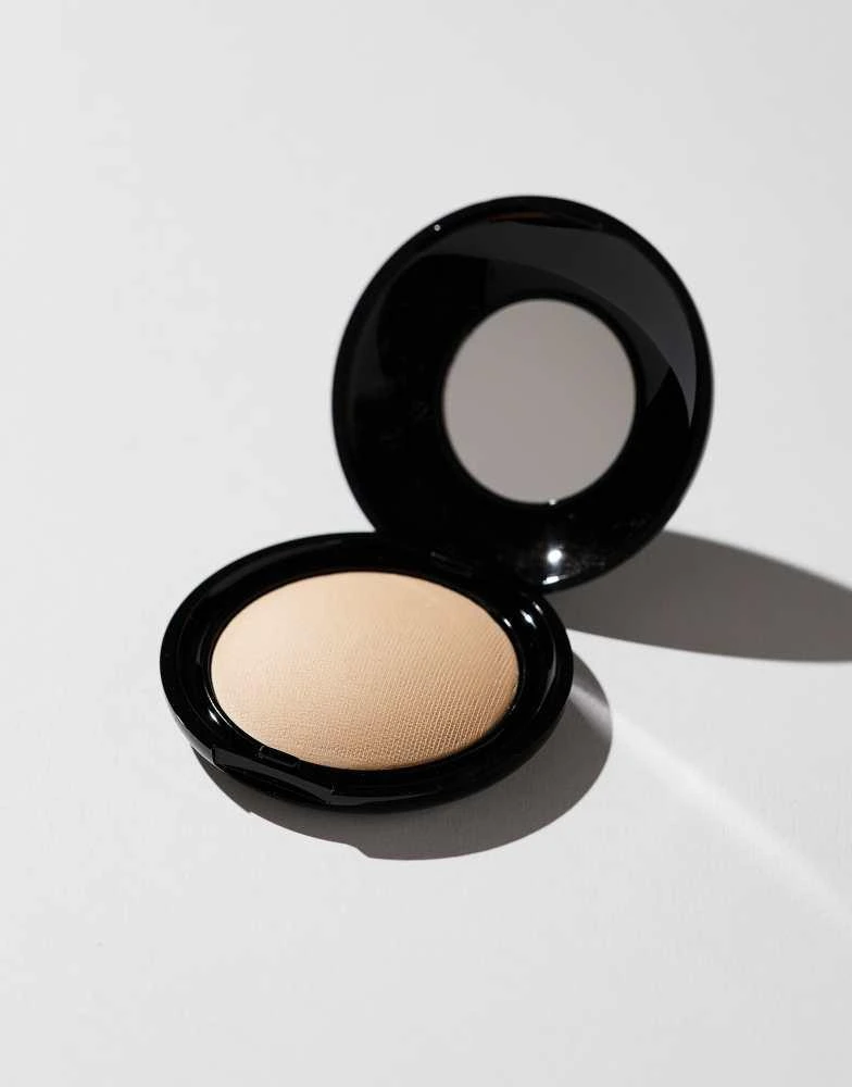 Pat McGrath Labs Pat McGrath Labs Skin Fetish: Sublime Perfection Blurring Under-Eye Powder 8