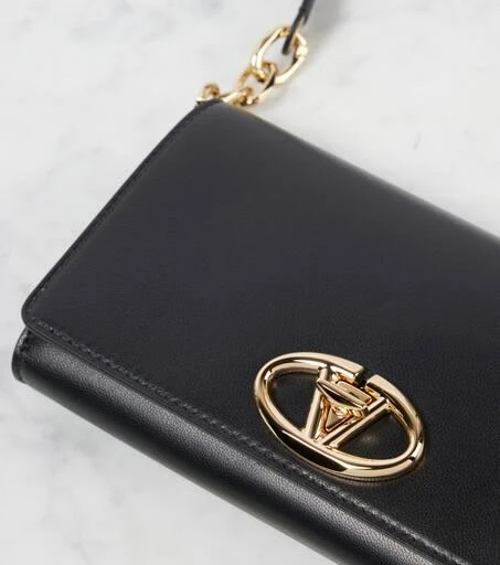 Valentino The Bold Edition VLogo leather wallet on chain 6