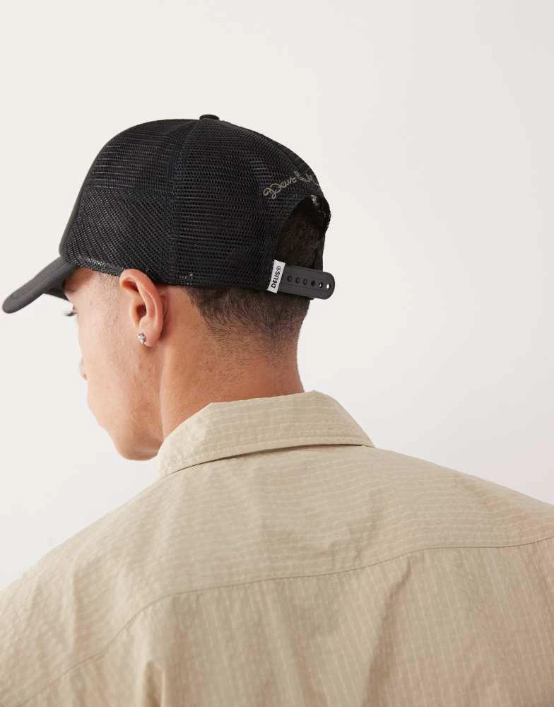 Deus Deus Ex Machina pill trucker cap in black 2