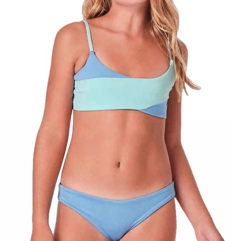 Submarine Girls
 Line Crossed Bikini Set In Acqua 2