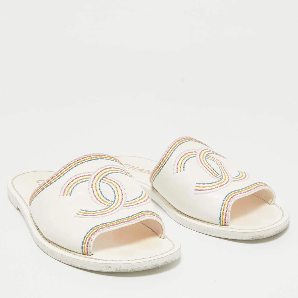 Chanel Chanel White Leather CC Logo Embroidered Flat Sandals Size 35 4
