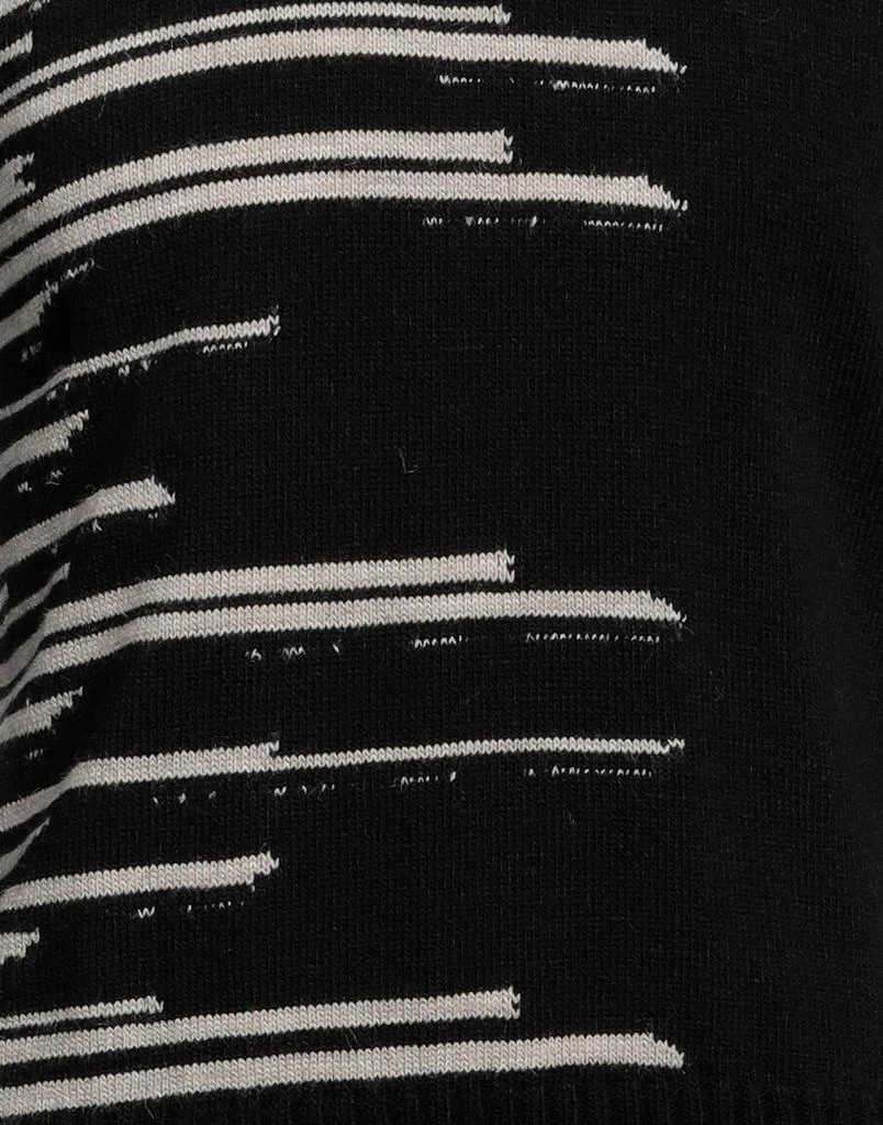 YOON Sweater 4