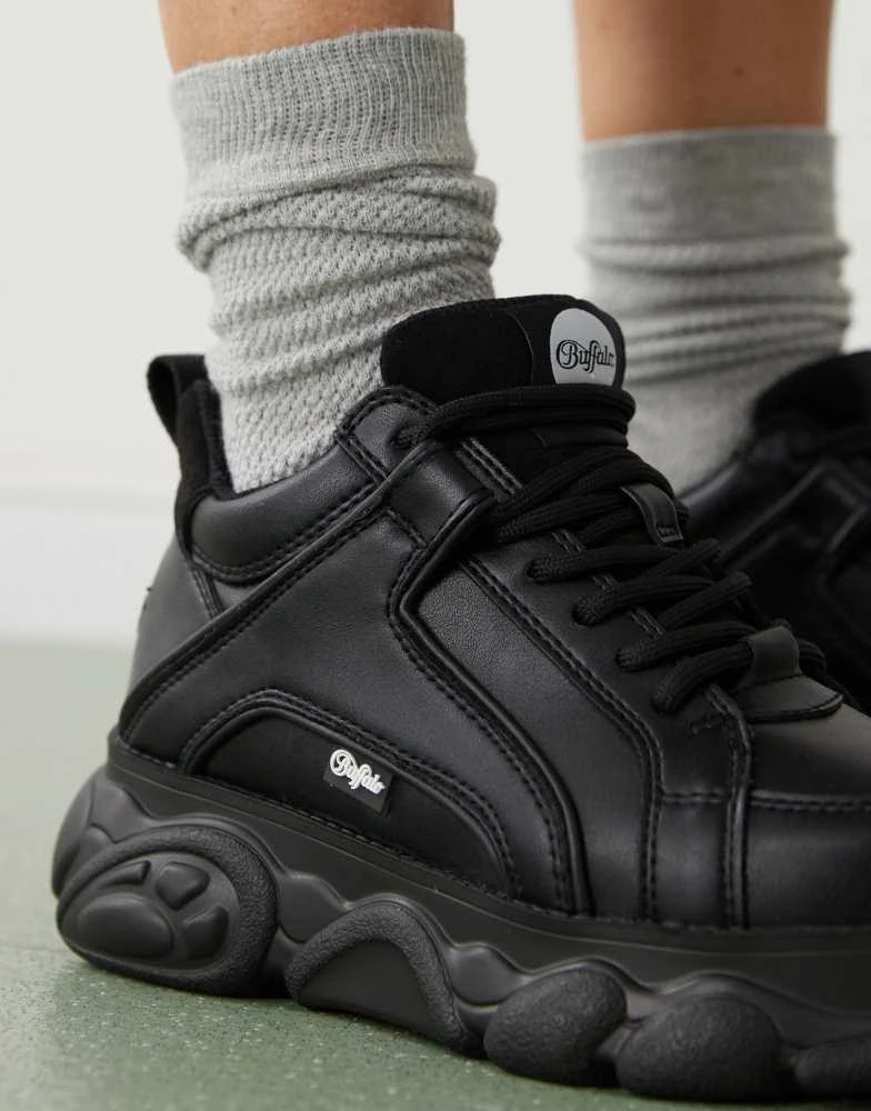 Buffalo Buffalo chunky trainer in black 4