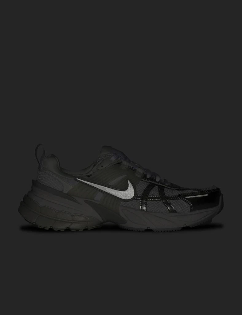 NIKE Nike V2K Run 5