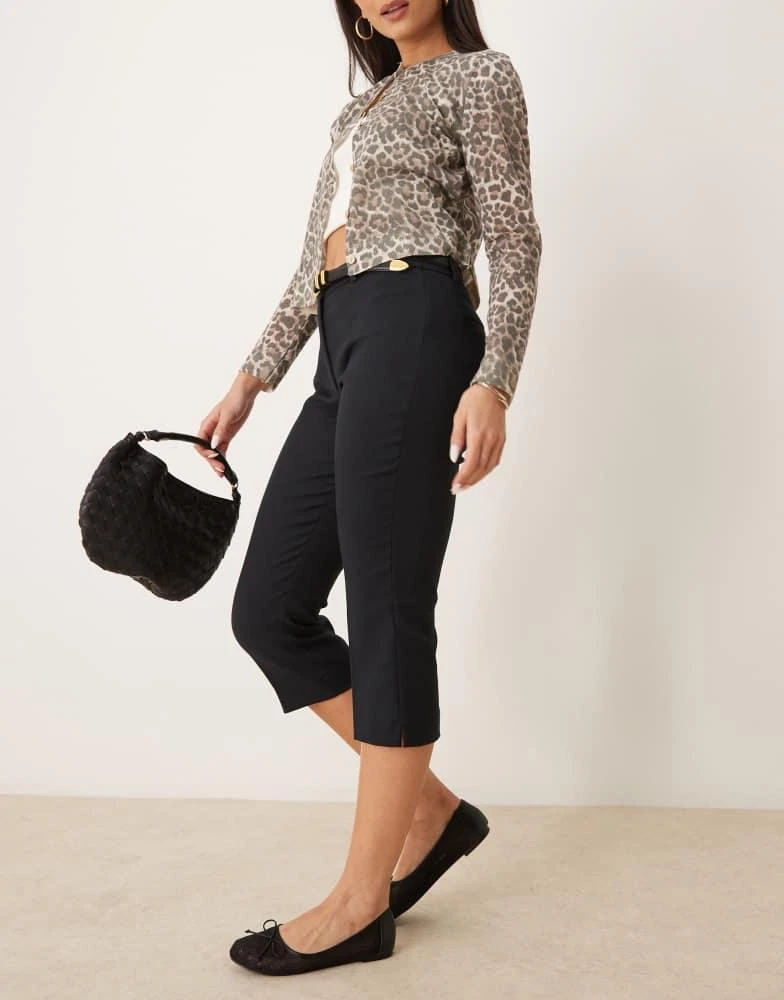 Abercrombie & Fitch Abercrombie & Fitch low rise tailored capri pant in black 4