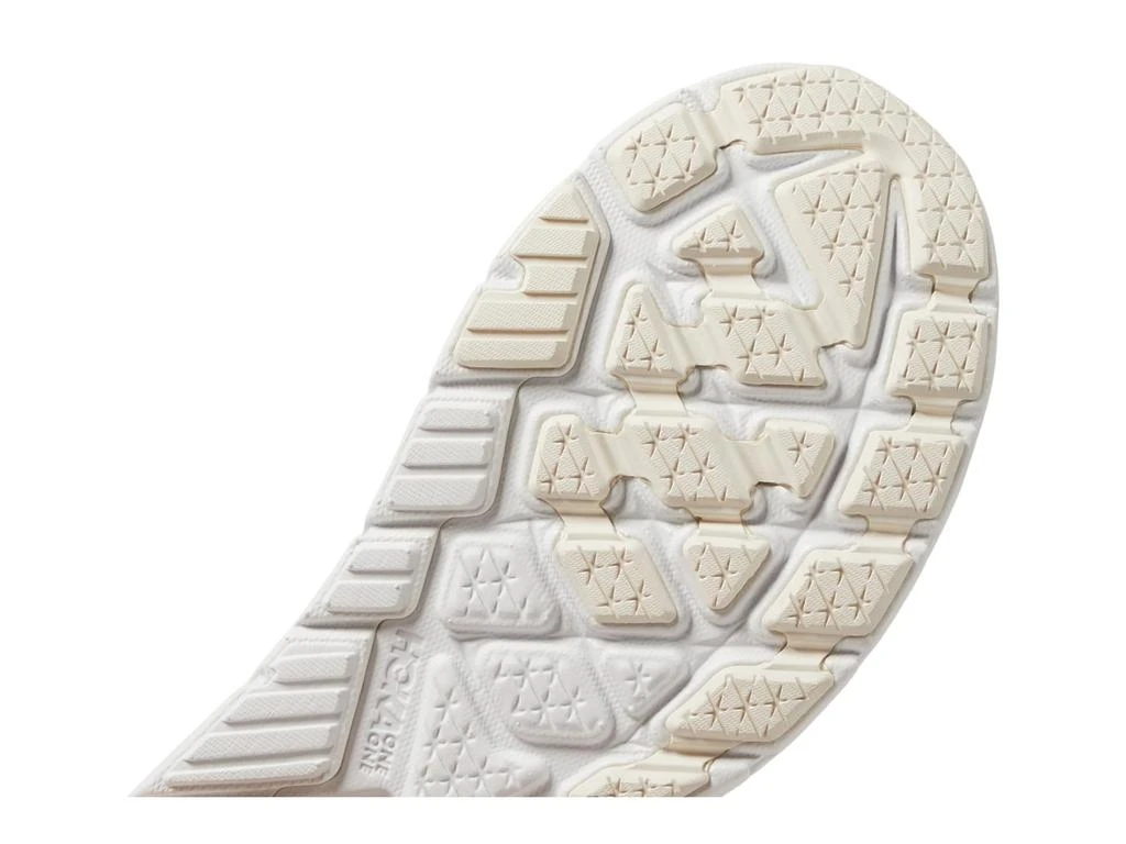 Hoka One One Arahi 7 6