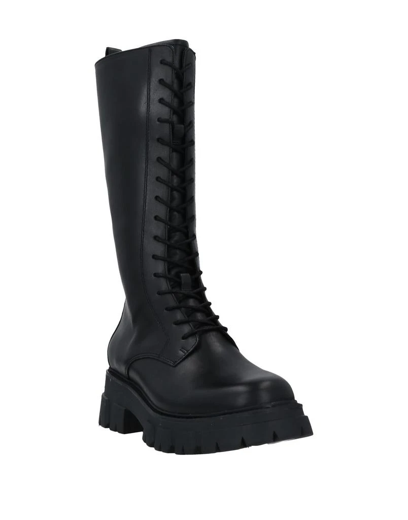 Ash Boots 2