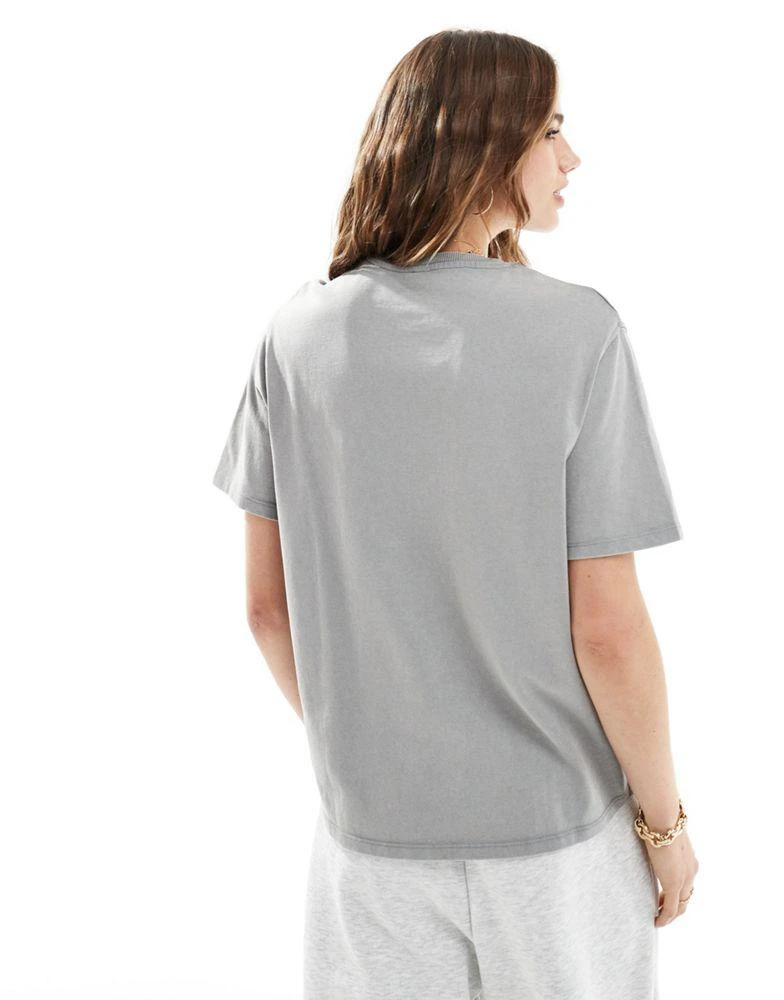 Pimkie Pimkie boyfriend t-shirt in grey 3