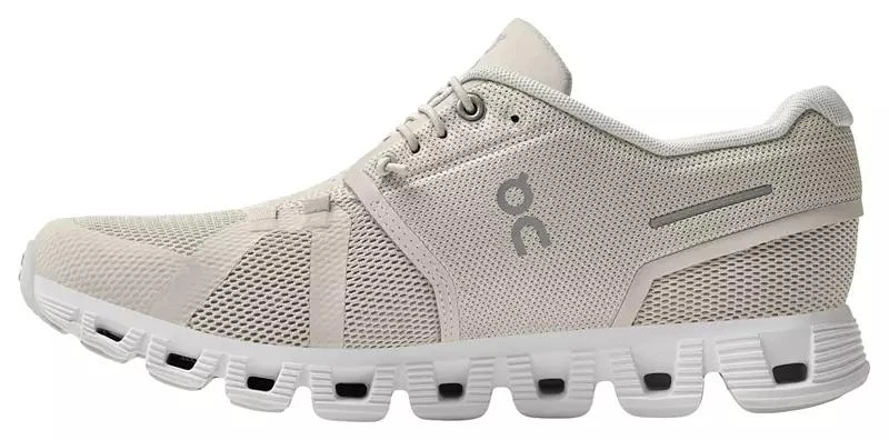 On On Women's Cloud 5 Shoes 4