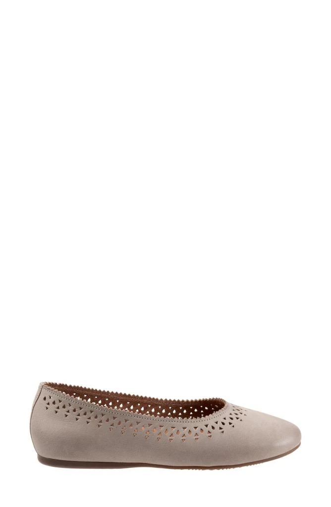 SoftWalk Selma Cutout Ballet Flat 3