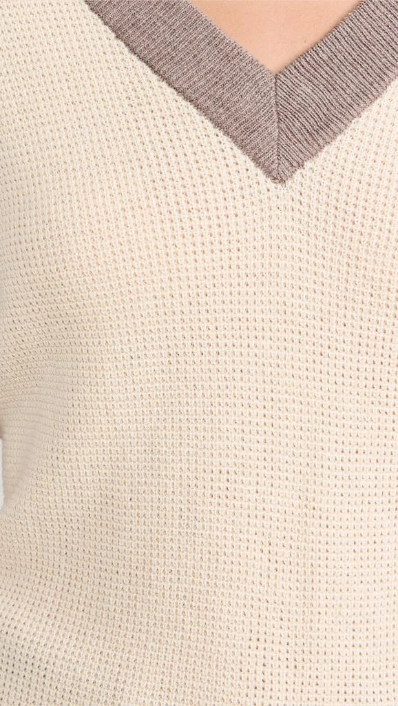 Faherty Throwback V-Neck Sweater 5