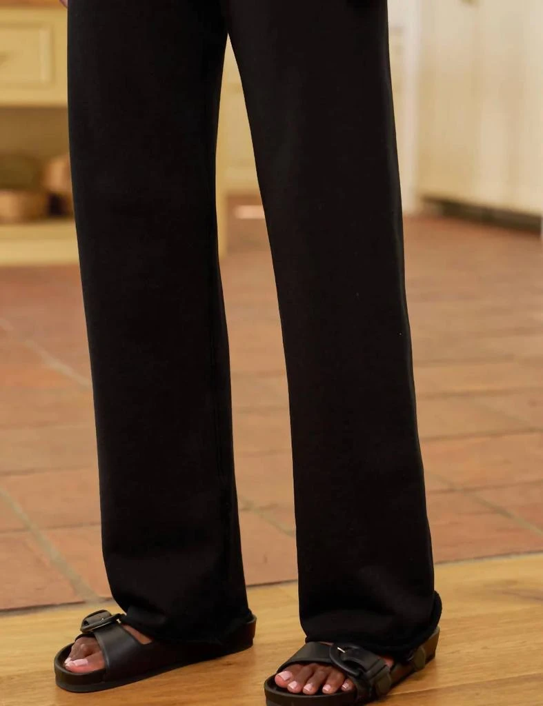 Frank 
Eileen Frank 
Eileen - Catherine Long Sweatpant 3