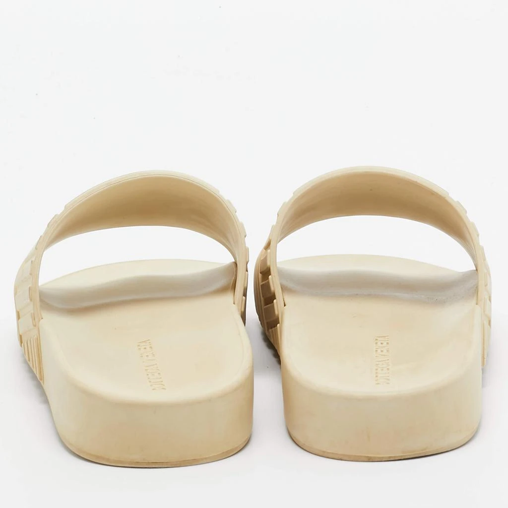 Bottega Veneta Bottega Veneta Cream Rubber Pool Slides Size 37 5