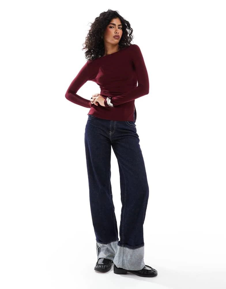Bershka Bershka ruched side long sleeve t-shirt in burgundy 1