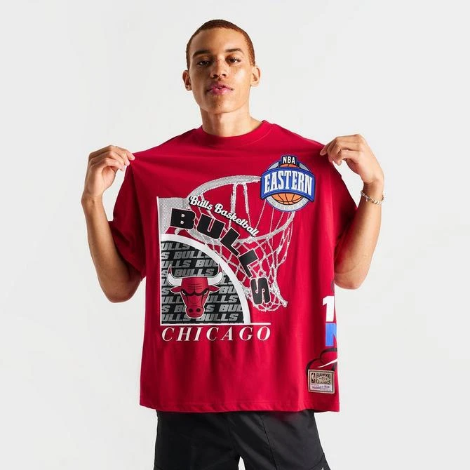 Mitchell and Ness Men's Mitchell & Ness Chicago Bulls NBA Logo Blast Graphic T-Shirt 5
