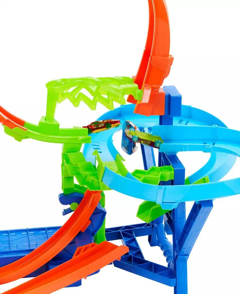 Hot Wheels Stunt Tracks Mid-Air Crash Playset and Car 4