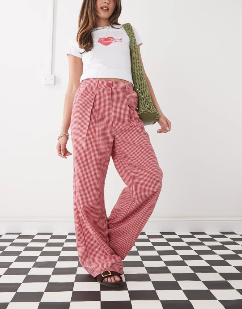 Reclaimed Vintage Reclaimed Vintage baggy tailored linen look trouser in red gingham 1