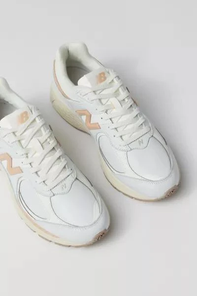 New Balance New Balance Women's 2002R Sneaker 4
