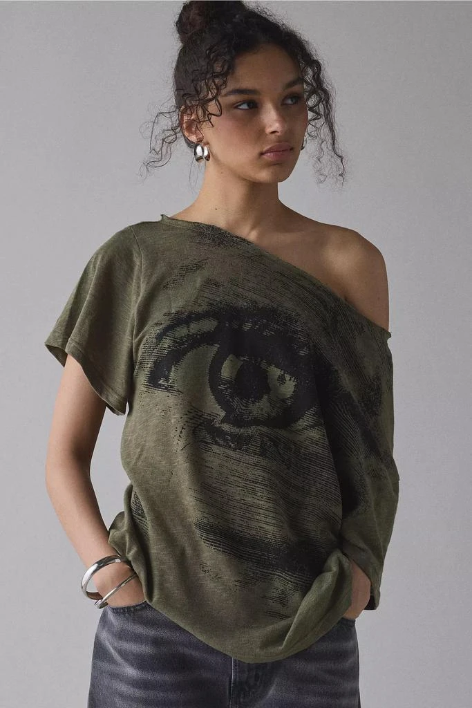 BDG BDG Courtney Eye Graphic Off-The-Shoulder Oversized Tee 1