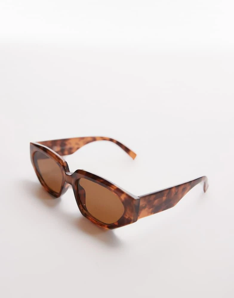 Topshop Topshop Croatia angular cat eye sunglasses in brown tort 2