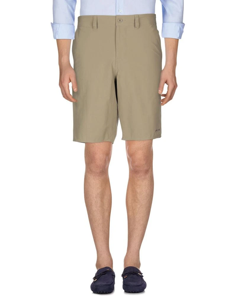 PATAGONIA Shorts & Bermuda 2