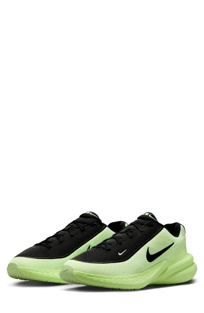 NIKE Uplift SC Sneaker 1