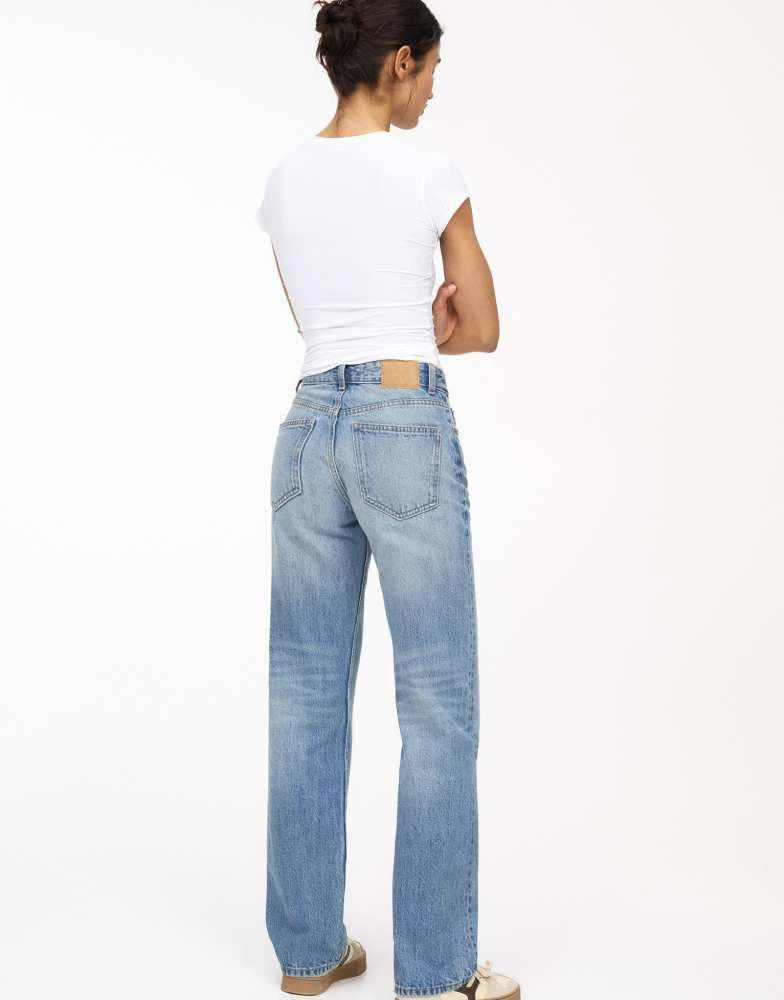Pull&Bear Pull&Bear Petite mid-waist straight-leg jeans in medium blue 3