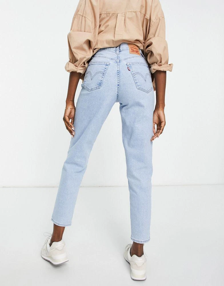 Levi's Levi's high waisted mom jeans in light wash blue 2