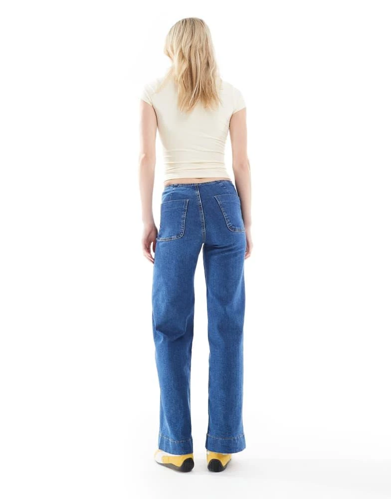 Stradivarius Stradivarius Tall D77 straight leg jean with button detail in dark wash 2