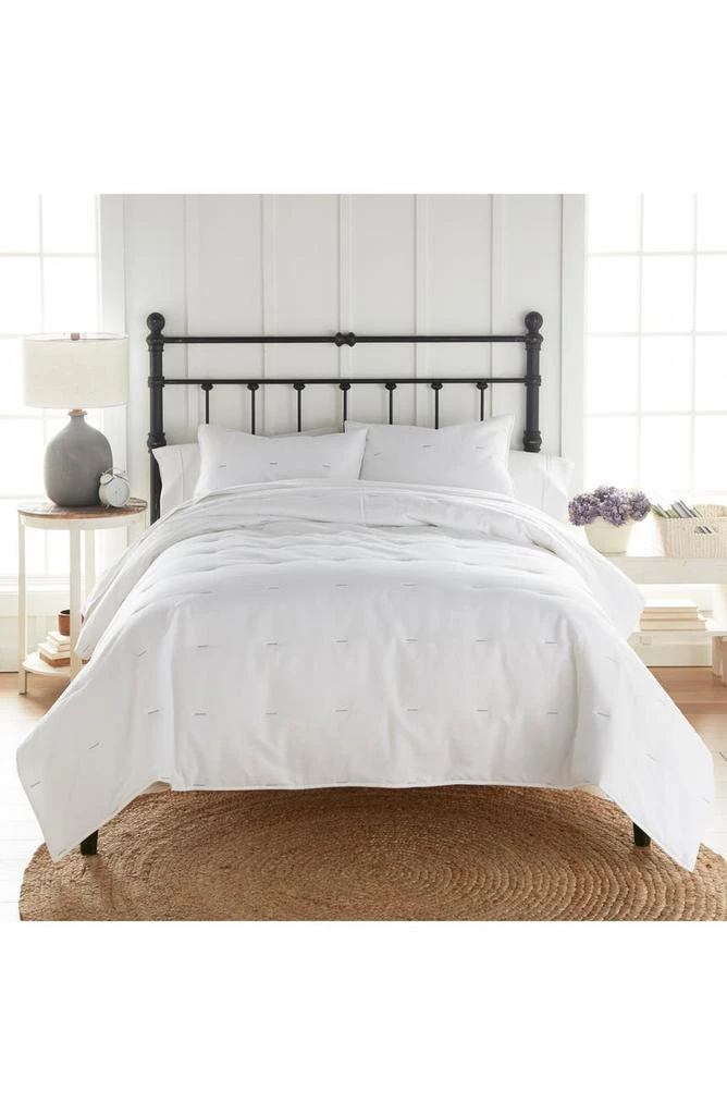 Heirloomed Collection Stitched Solid Quilt & Sham Set 1