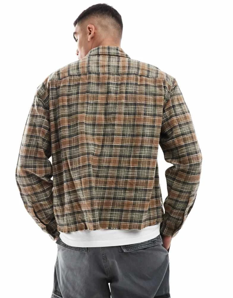 Abercrombie & Fitch Abercrombie & Fitch cropped check slub flannel shirt in mid green 2