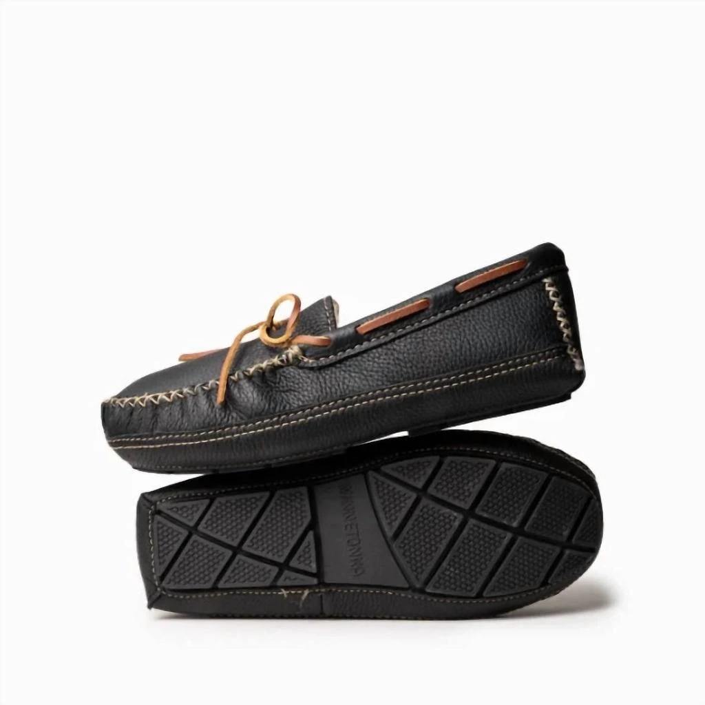NEW MINNETONKA men\'s sheepskin moose flat slipper in black Sheepskin Moose Slipper | Minnetonka main image 2