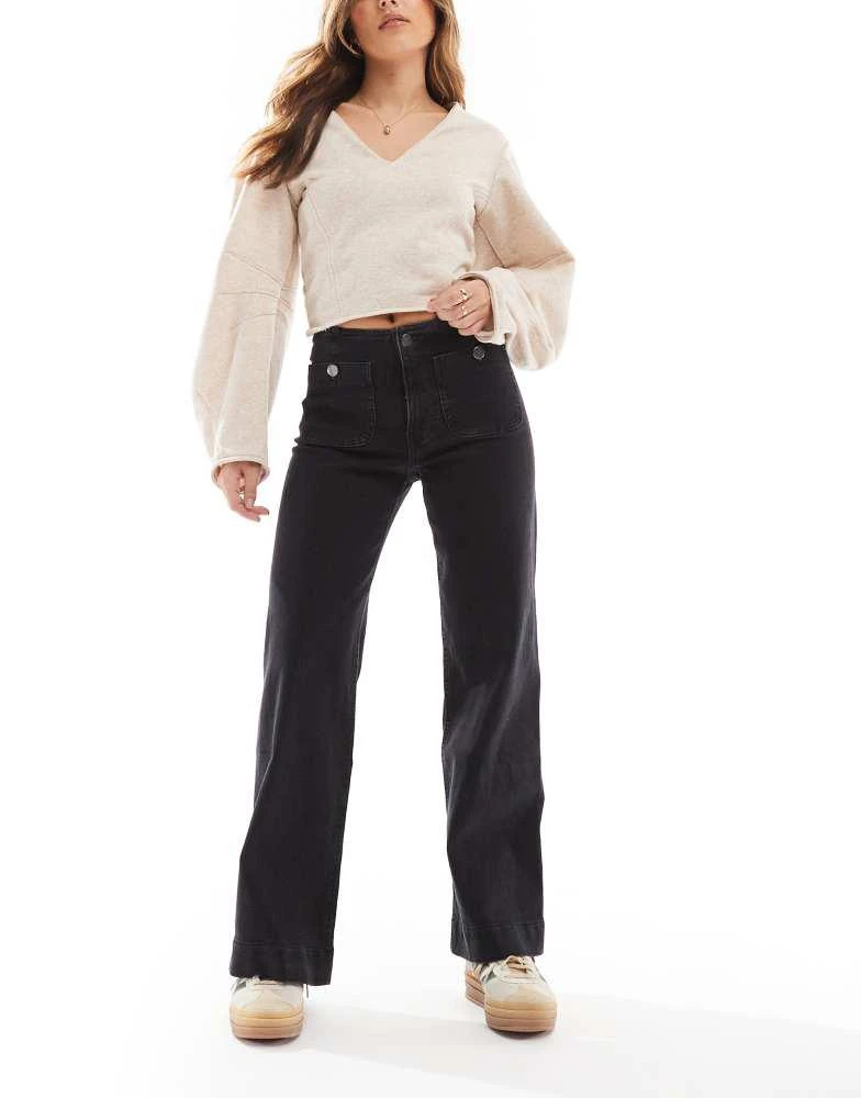 Stradivarius Stradivarius D77 button detail straight leg jean in black 1