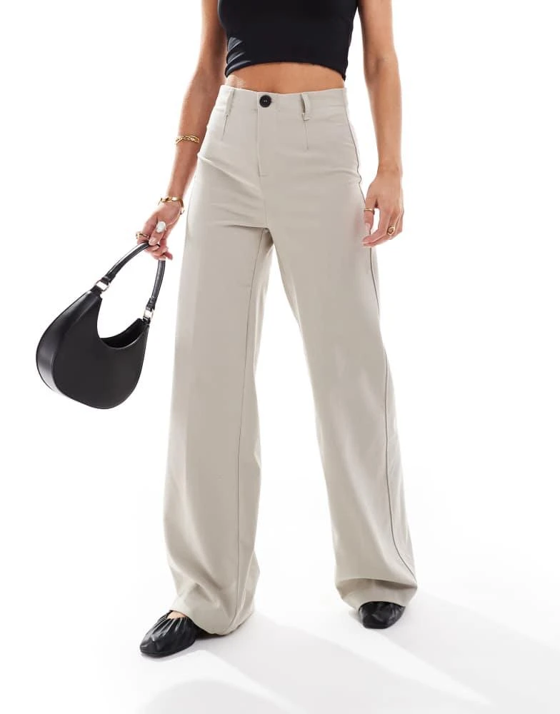 Bershka Bershka Petite tailored trousers in stone 2
