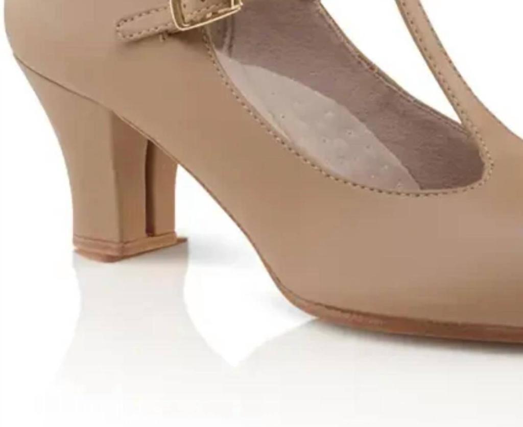 Capezio Capezio - Women’s Jr Footlight T-strap Character Shoe